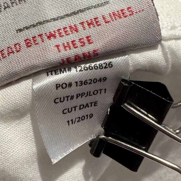 Torrid Jeans Jegging Crop Distressed Y2K Grunge Casual Vintage Stretch White 16 - Picture 6 of 7